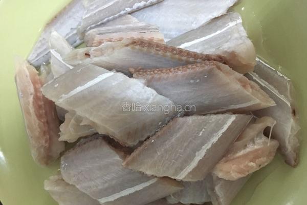 红烧带鱼的做法图解1