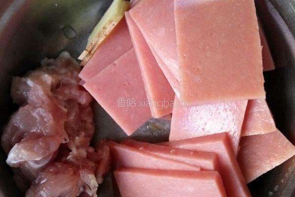 火腿片炒胶笋的做法图解3