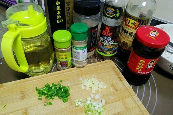 酸辣汤水饺的做法图解1