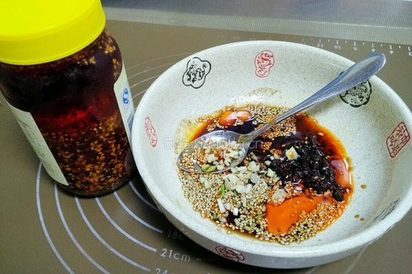 酸辣汤水饺的做法图解2