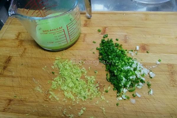 豇豆猪肉饺子的做法图解4