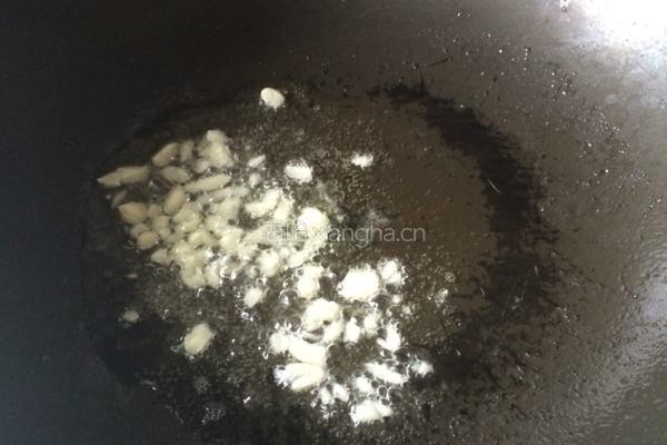 西兰花炒木耳的做法图解6