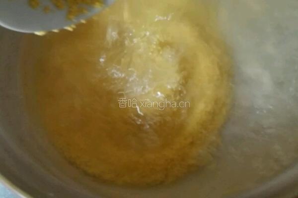 小米海参粥的做法图解4