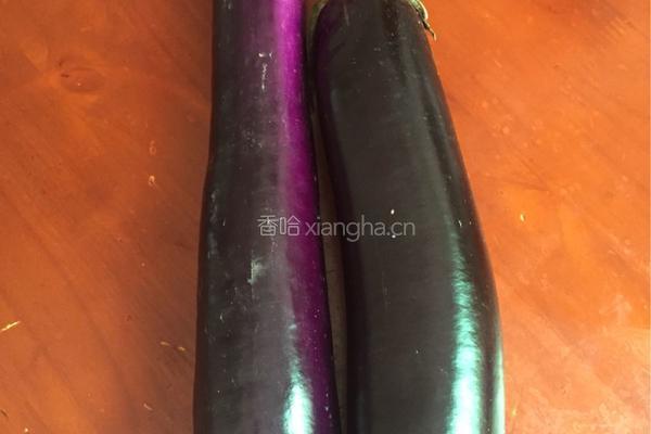 咸鱼茄瓜煲的做法图解1