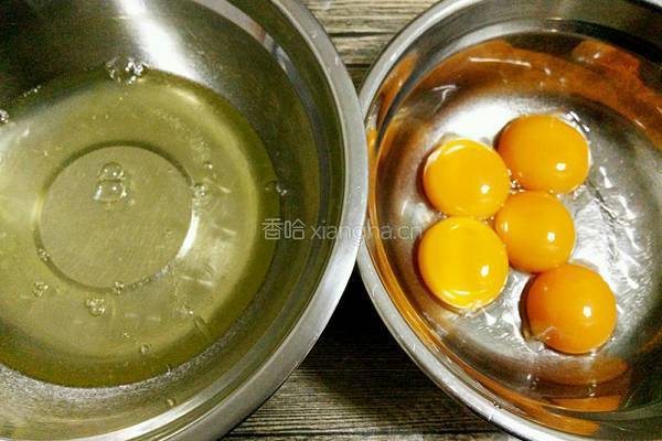 奶牛纹蛋糕卷的做法图解3