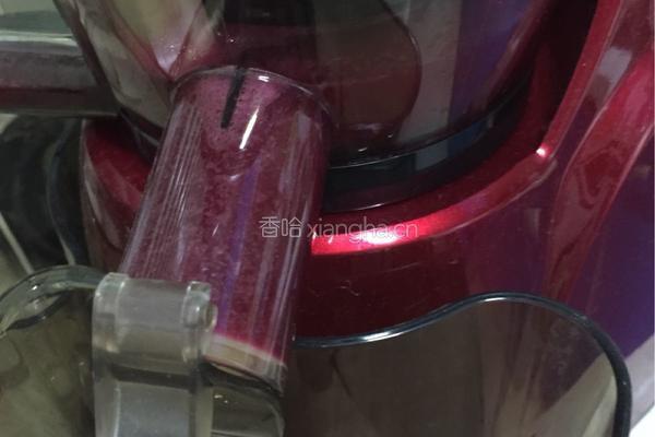 糖桂花火龙果汁的做法图解3
