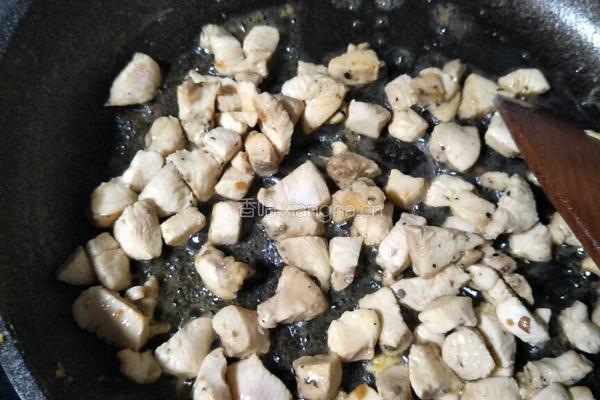 鸡肉炒饭的做法图解4