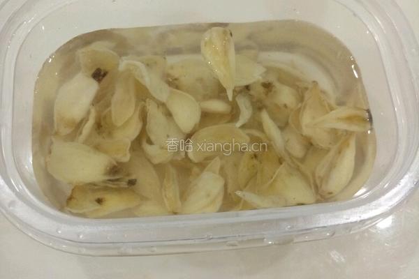 红豆莲子汤的做法图解2