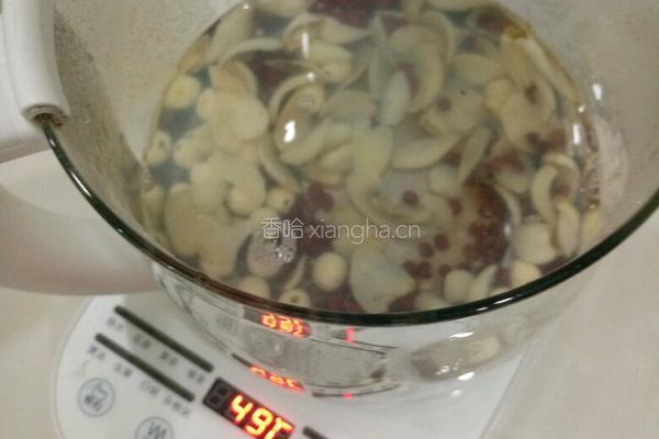 红豆莲子汤的做法图解4