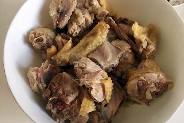 鸡块炖松散蘑的做法图解3