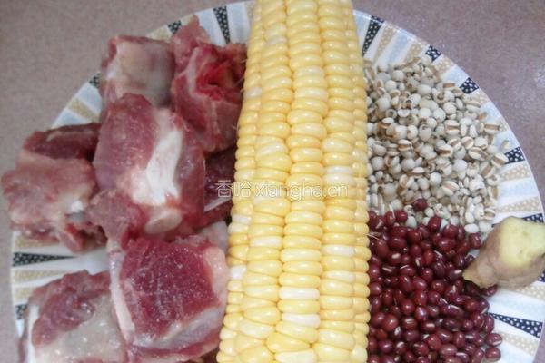 红豆薏米排骨汤的做法图解1