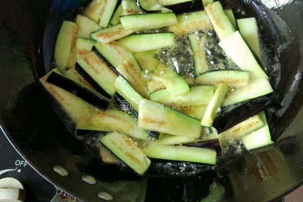 茄子炒豆角的做法图解6