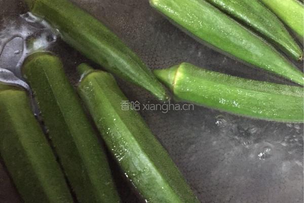 红椒炒秋葵的做法图解3