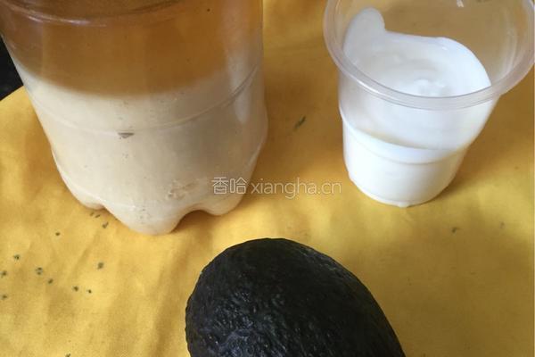 牛油果蜂蜜奶昔的做法图解1
