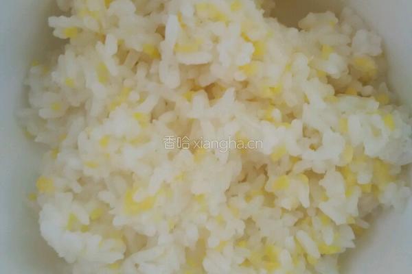 胡萝卜黄瓜蛋炒饭的做法图解3