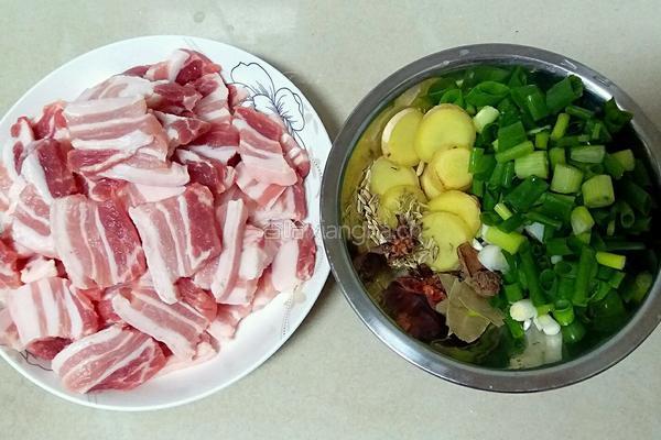 配菜小炒肉的做法图解2