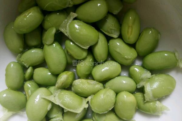 酱油毛豆粒的做法图解2