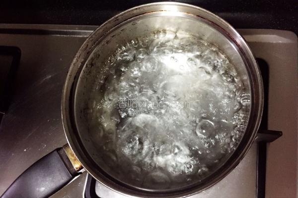 清汤菜肉馄饨的做法图解3
