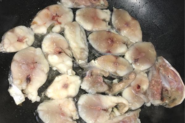 干煎小油鲛的做法图解5
