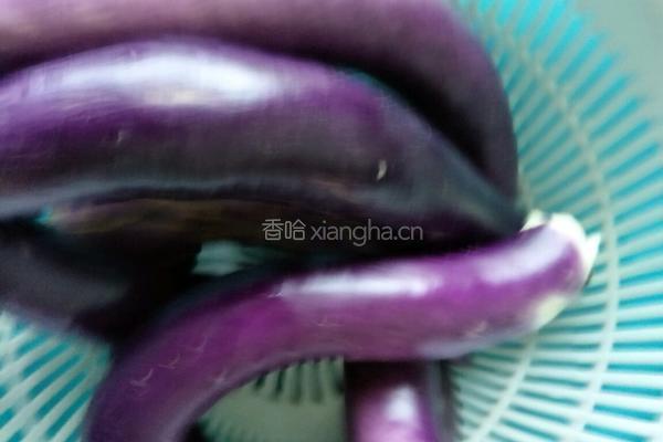 酱爆茄子的做法图解1