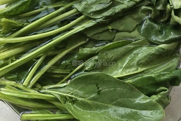 菠菜炒豆腐的做法图解1