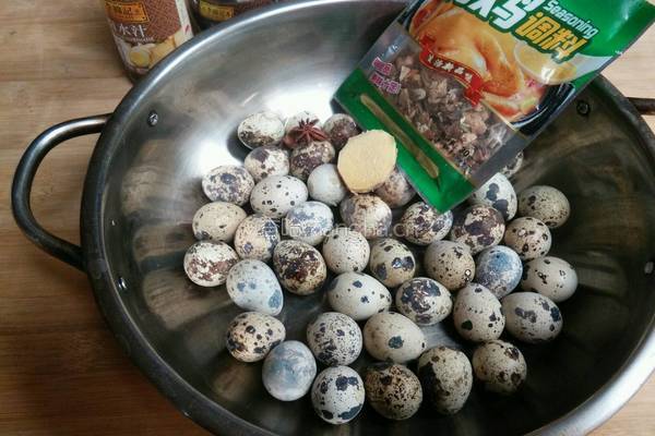 卤鹌鹑蛋的做法图解1