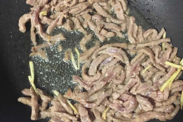 香芹炒牛肉的做法图解9