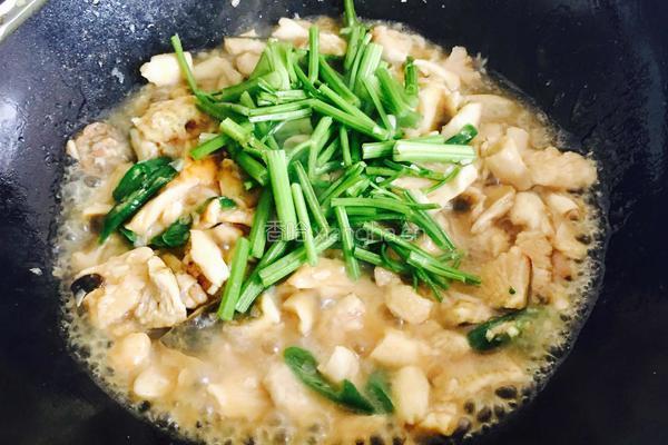 芹菜炒青头菌的做法图解9