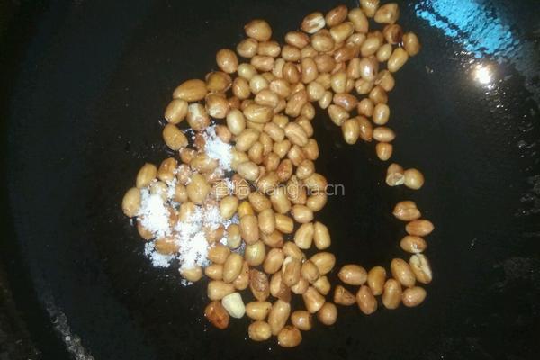 咸香花生米的做法图解4