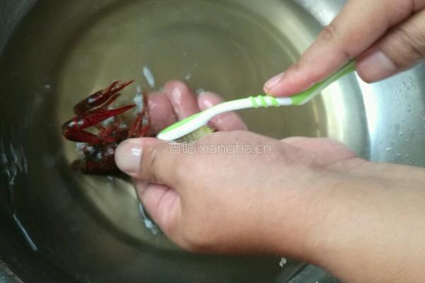 家常麻辣小龙虾的做法图解1