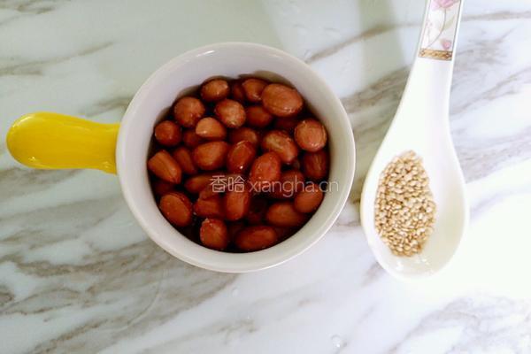 花生米拌菠菜的做法图解2