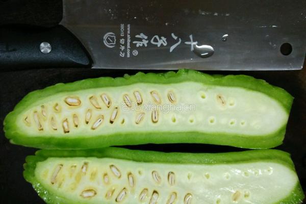 凉拌苦瓜的做法图解2