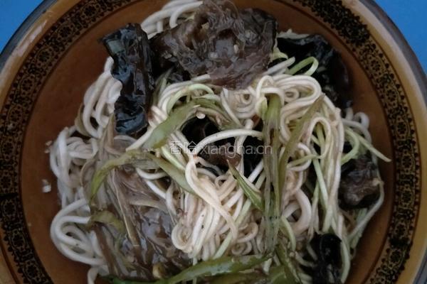 葫芦酸醋卤凉拌面的做法图解5