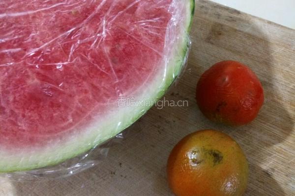 西瓜西红柿串（水果串）的做法图解1