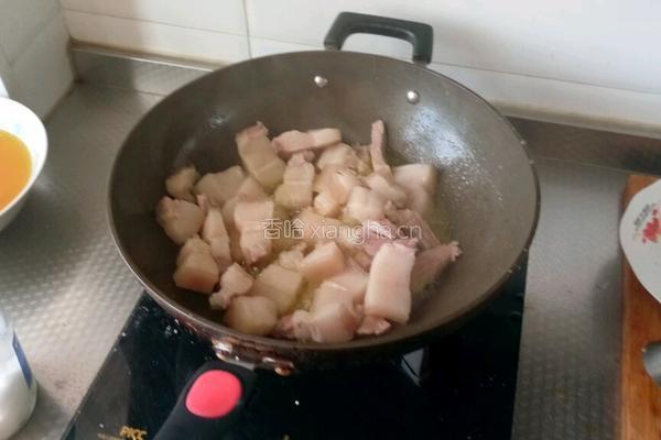 红烧肉闷鸡蛋的做法图解9