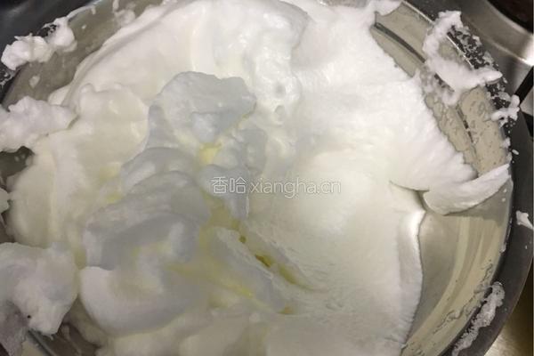 戚风杯子蛋糕的做法图解2