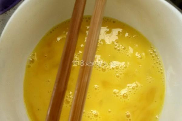 虾酱炒鸡蛋的做法图解3
