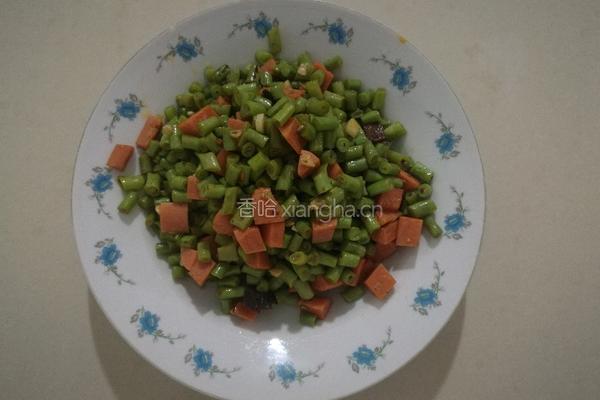 香肠豇豆丁的做法图解4