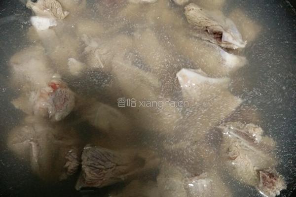 大骨头炖土豆的做法图解5