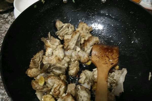 大骨头炖土豆的做法图解14