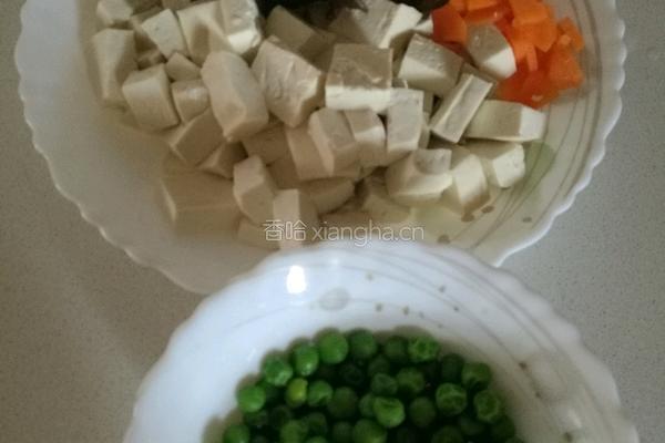 素炒豆腐的做法图解1