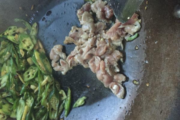 黄秋葵炒肉的做法图解6