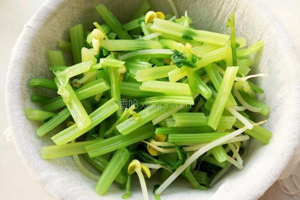 芹菜拌黄豆芽的做法图解7