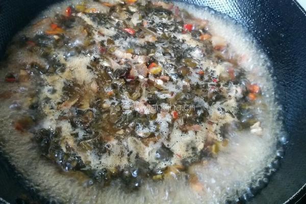腊肉 酸菜面条的做法图解9