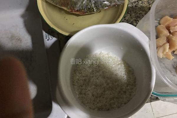 鸡胸肉闷饭的做法图解2