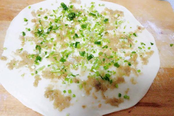 油渣葱饼的做法图解8
