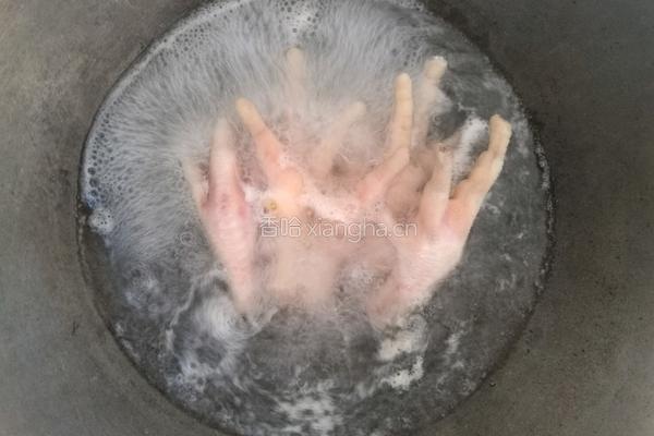 虎皮鸡爪的做法图解1