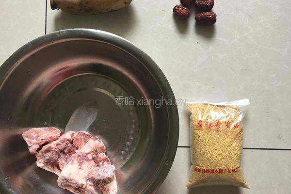 小米排骨炖莲藕的做法图解1