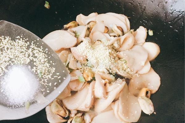 杏鲍菇爆炒淡菜肉的做法图解7