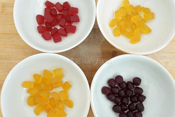 彩虹果冻的做法图解1